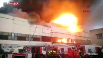 Rusya'da alışveriş merkezlerinin bulunduğu caddede korkutan yangın
