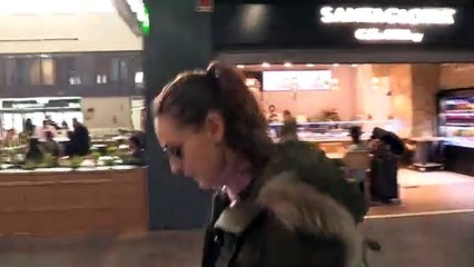 Eva González desconecta con sus amigos en Madrid
