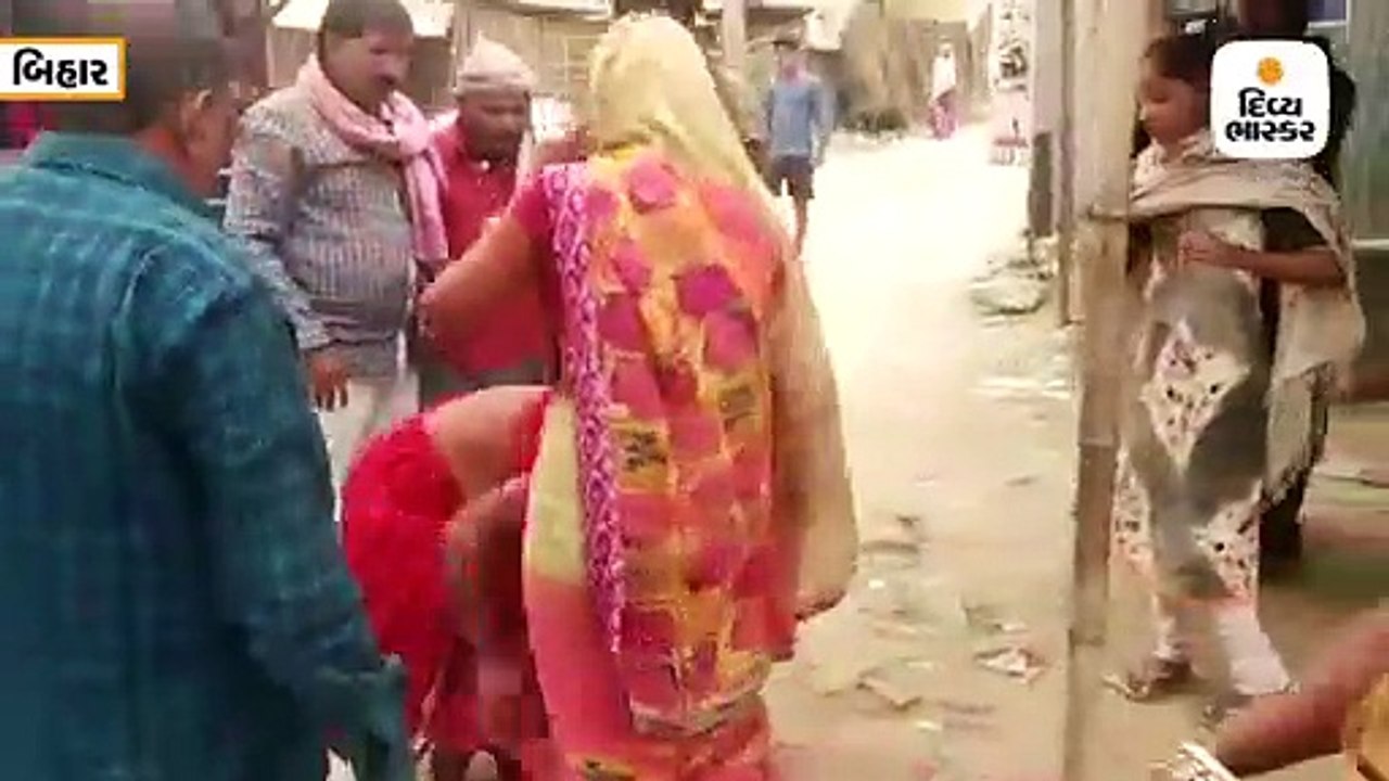 ઝઘડાનું સમાધાન કરવા પંચાયતમાં ગયેલા લોકોએ મહિલા...