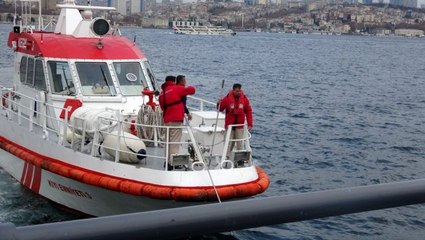 Üsküdar'da denizden erkek cesedi çıktı
