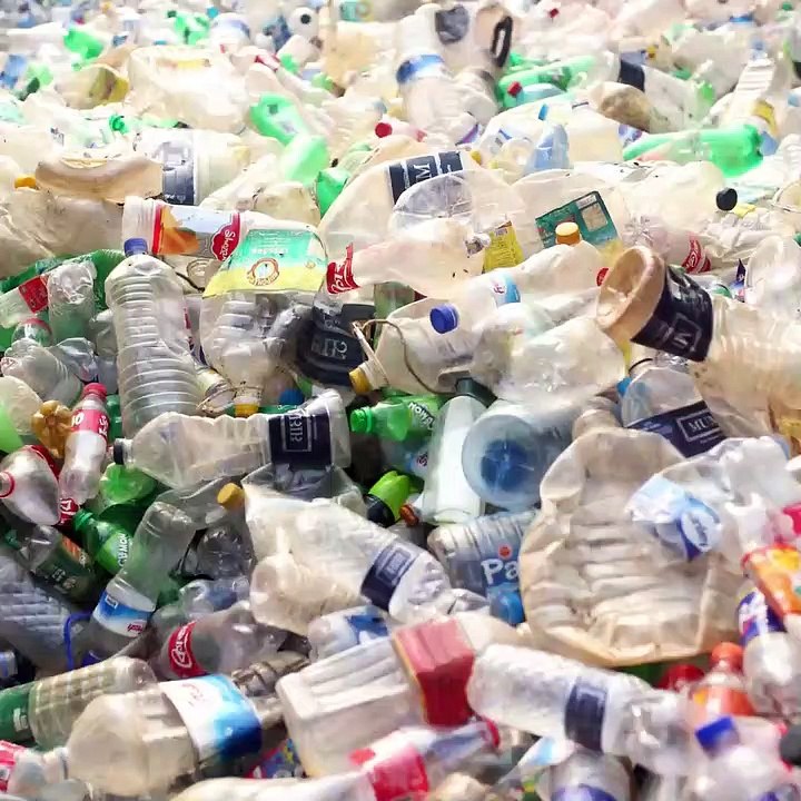 Des scientifiques utilisent le soleil pour décomposer le plastique