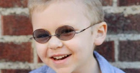 Avette Ray, 7 ans, est aveugle et a appris à jouer au piano tout seul !