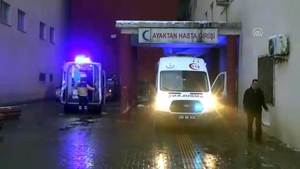 Yamaçtan kopan kayaların düştüğü üs bölgesindeki 3 asker yaralandı - HAKKARİ