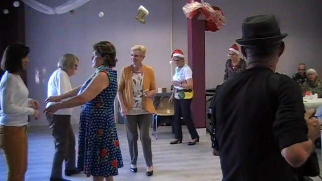 Genas - M- Baron - Accordéoniste au Verger