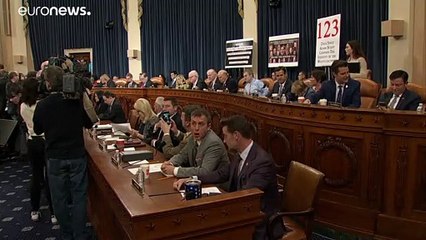 Comité Judiciário aprova artigos para destituição de Donald Trump
