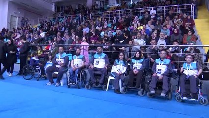 Bakan Kasapoğlu, başarılı sporculara ödül verdi