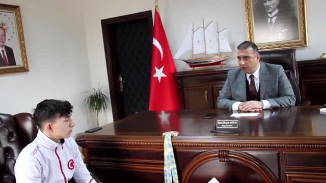 Avrupa şampiyonu halterci Yusuf Fehmi Genç, altınla ödüllendirildi