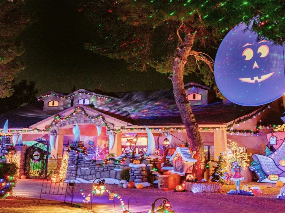 SNOW! Nightmare Before Christmas House has snow on weekends - ABC15 Digital