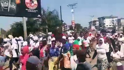 Les manifestantes scandent des propos hostiles au pouvoir d'Alpha Condé