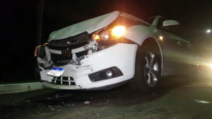 Cruze e Fiat Bravo se envolvem em colisão na Rua Jacarezinho