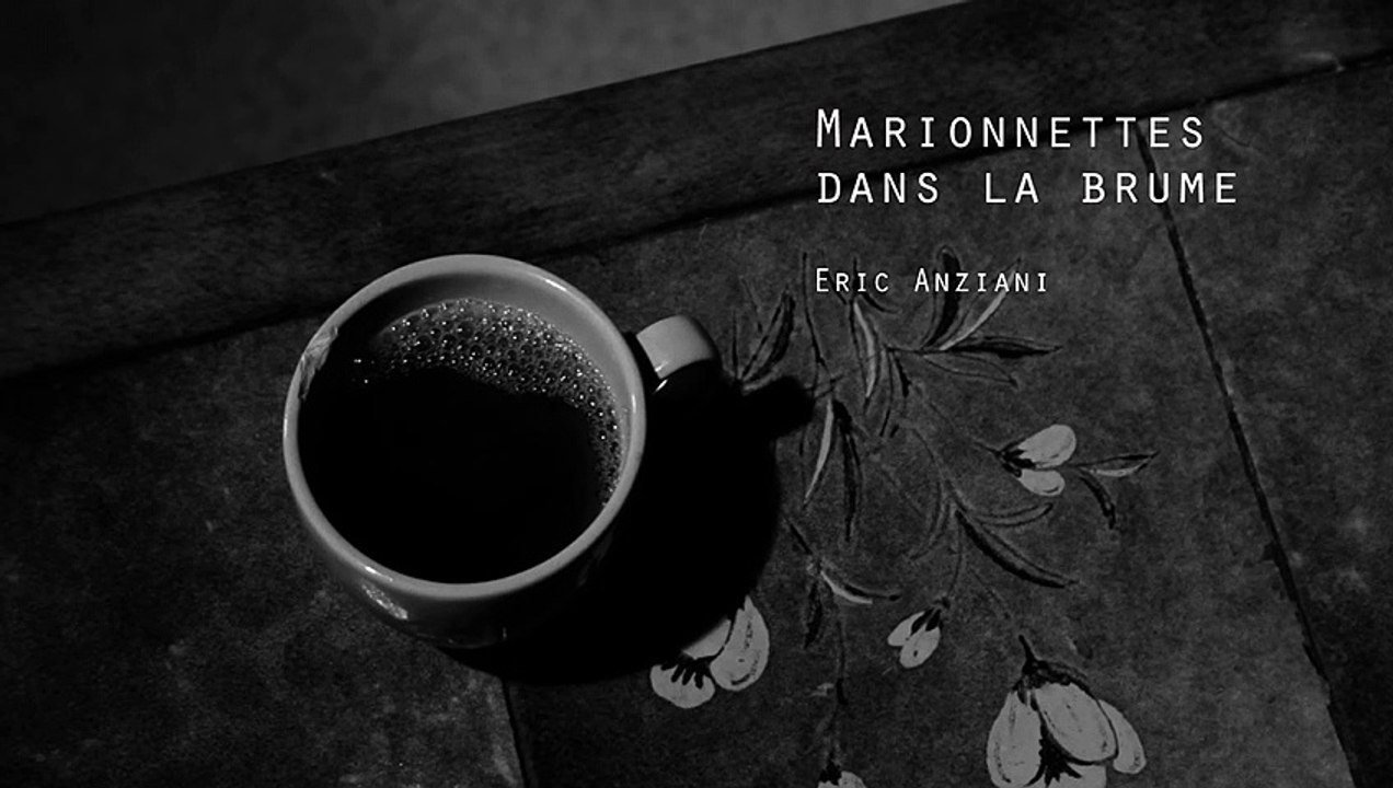 Marionnettes dans la brume