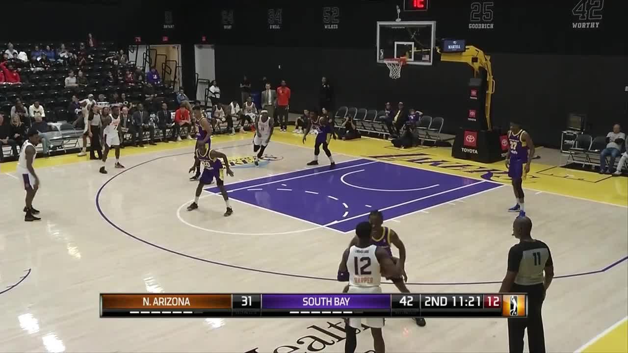 Big dunk from Aaron Epps