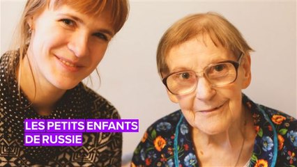 Elle adopte des centaines de personnes âgées seules.