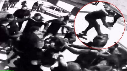 20 kişilik grup aralarına aldıkları 3 kişiyi öldüresiye dövdü