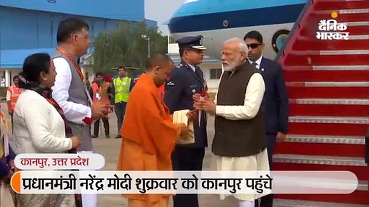 मोदी ने गंगा में नौकायन कर सफाई का निरीक्षण किया, राष्ट्रीय गंगा परिषद की पहली बैठक में भी शामिल हुए