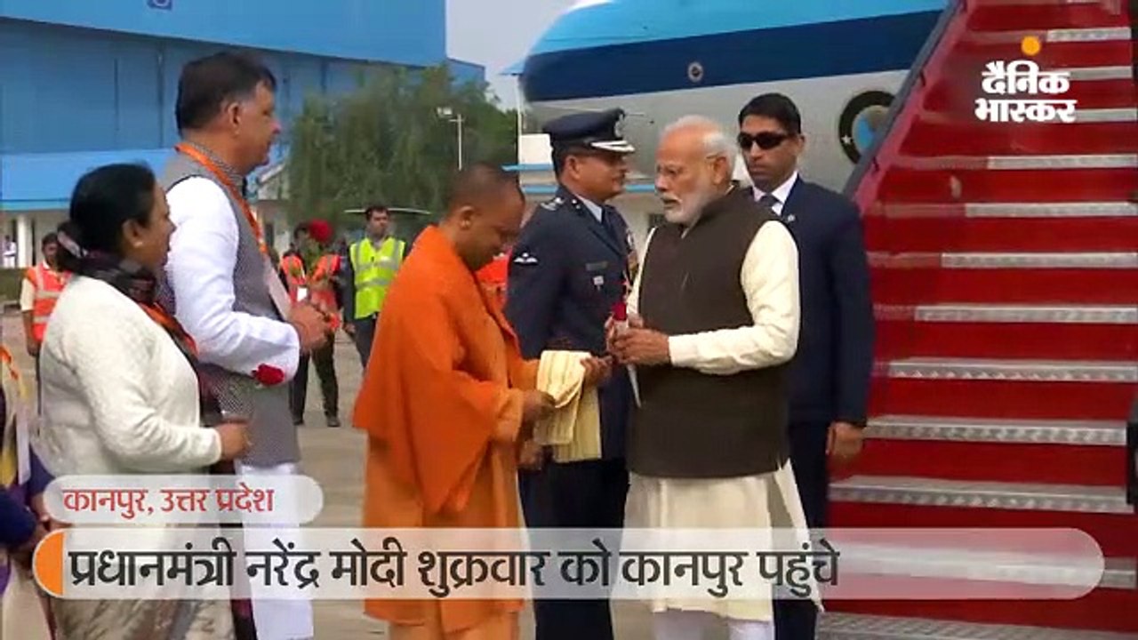 मोदी ने गंगा में नौकायन कर सफाई का निरीक्षण किया, राष्ट्रीय गंगा परिषद की पहली बैठक में भी शामिल हुए