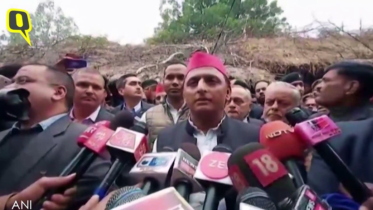 Akhilesh Yadav Meets Family of Unnao Rape Victim Who Was Set Ablaze