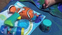 Disney Procurando  Dory  - Sophia, Isabella e Alice Brincando na Piscina com Brinquedos da Disney