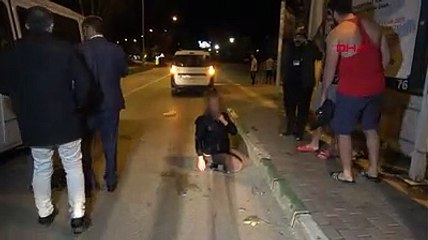 Genç kadını dövüp, araçtan attı
