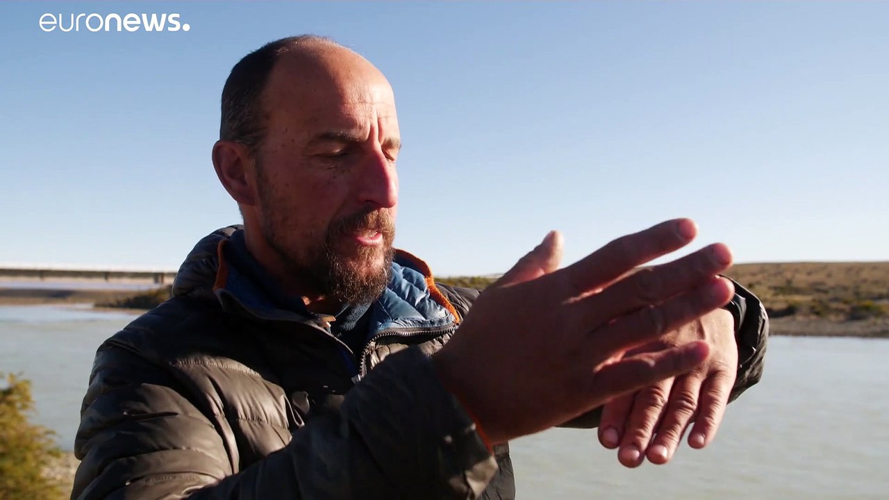 Удивительный ледник в горах Патагонии