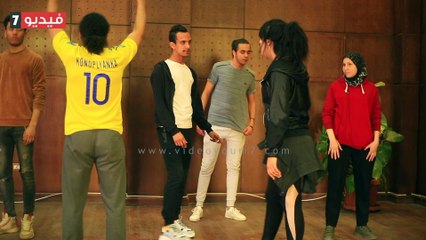 ممثل "يتعثر في النطق" يتجاوز علته فى طريقه لأكاديمية الفنون