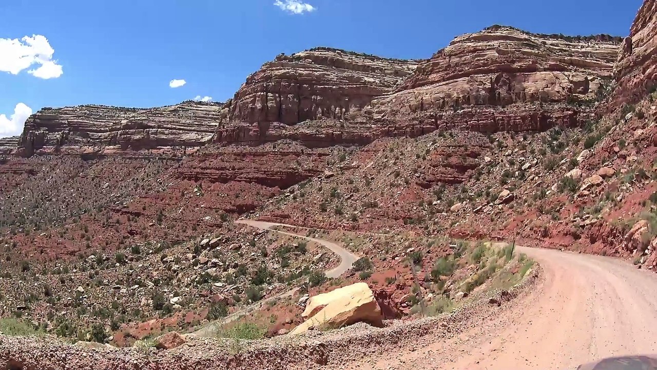 moki dugway - valley of the gods