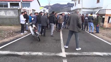 Ora News - Punimet skandaloze në rrugë nxjerrin në protestë banorët e Postribës