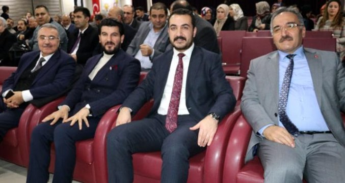 AK Parti'de 3 ilçe başkanı görevlerinden istifa etti
