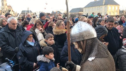 Grande parade médiévale dans les rues de Caen