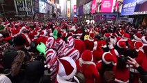 Yüzlerce Noel Baba Times Meydanı'nda buluştu - NEW YORK