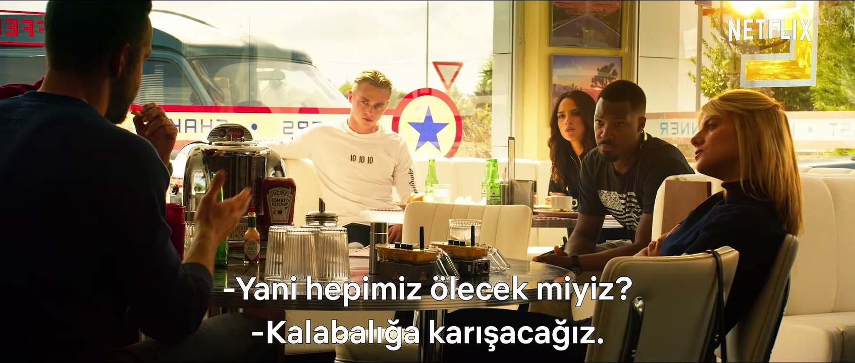 6 Underground - Başrolde Ryan Reynolds