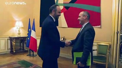 Γαλλία: «Ναι» του Μακρόν σε βελτιώσεις στο συνταξιοδοτικό