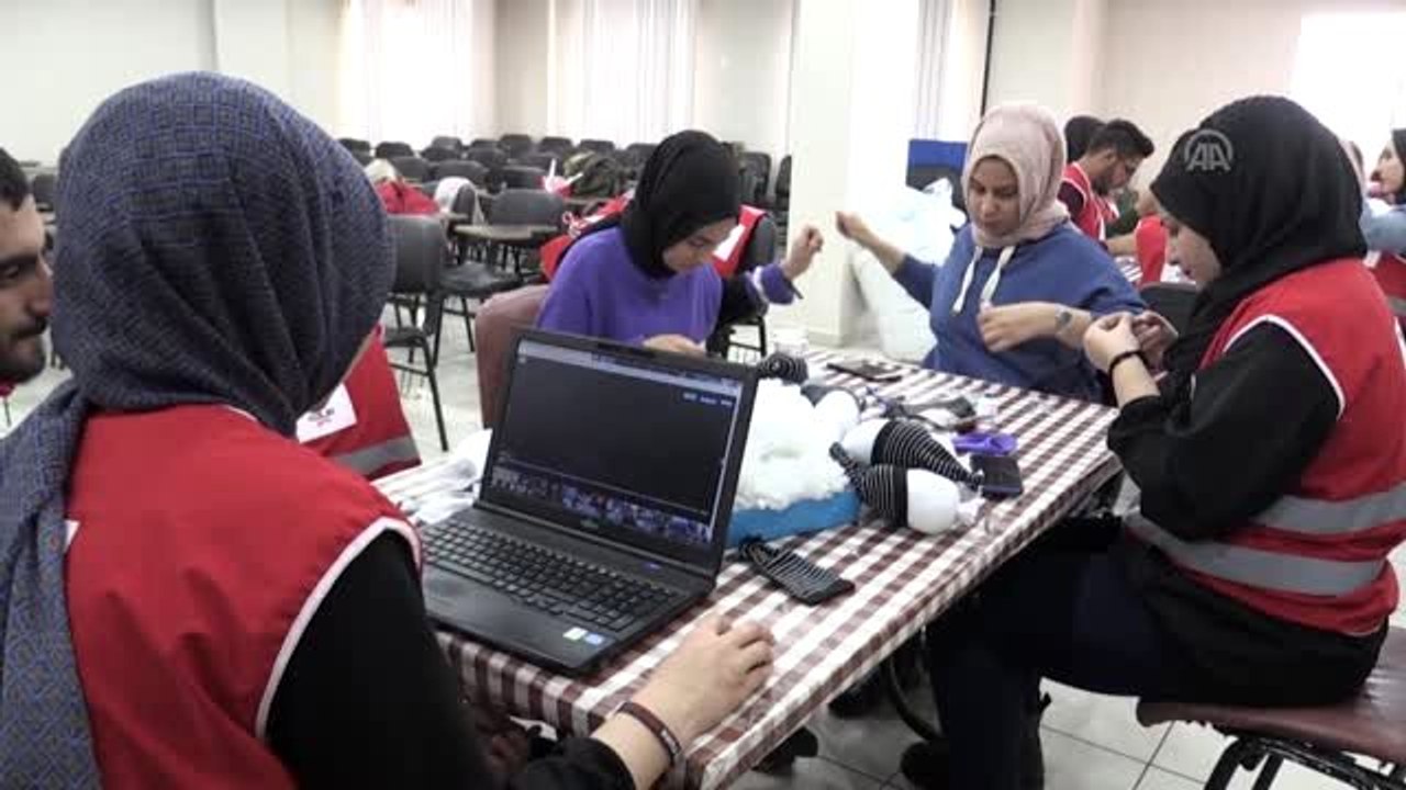 Türk Kızılayı gönüllüleri AA'nın "Yılın Fotoğrafları" oylamasına katıldı