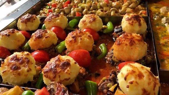 ISTANBUL Street Food Guide - Delicious Turkish Meat, Doner Platter & Turkish Ice Cream