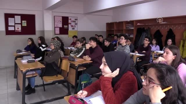 Okul müdürünün velilere gönderdiği nazik mesaj ses getirdi