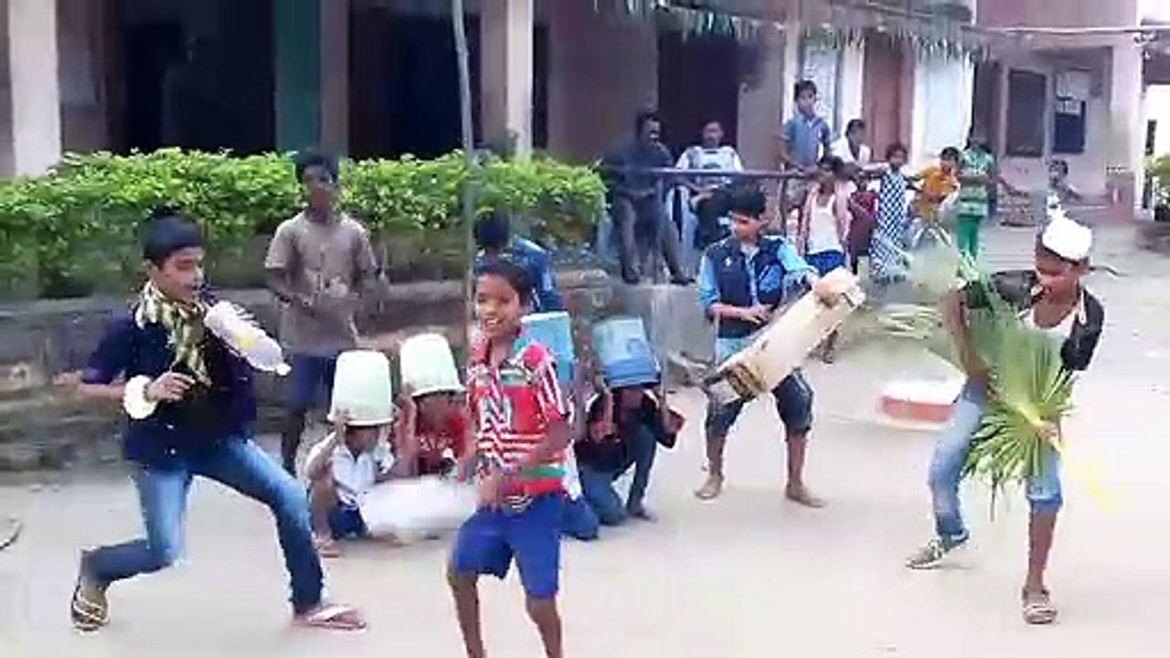 DJ bala babu..SAMBALPURI.dance)u.p.school..pattigu(720P_HD)