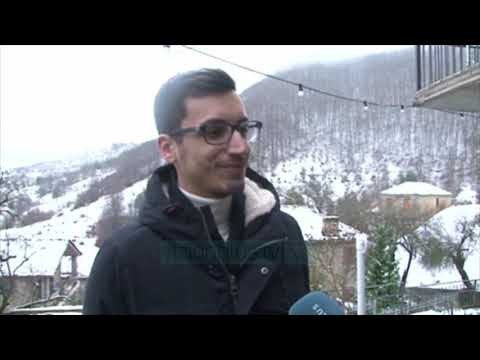 Dëbora në Dardhë po tërheq me mijëra vizitorë - News, Lajme - Vizion Plus