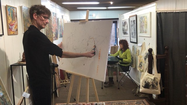 Morlaix. Une performance d’artistes en guise de salut