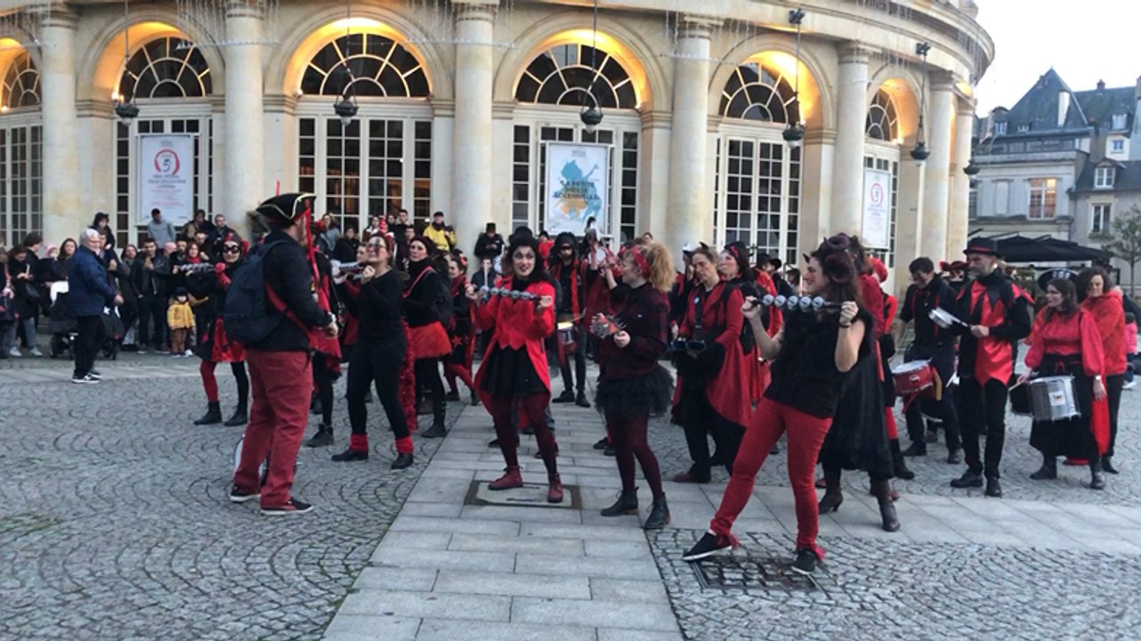 Animation de Noël place de la Mairie