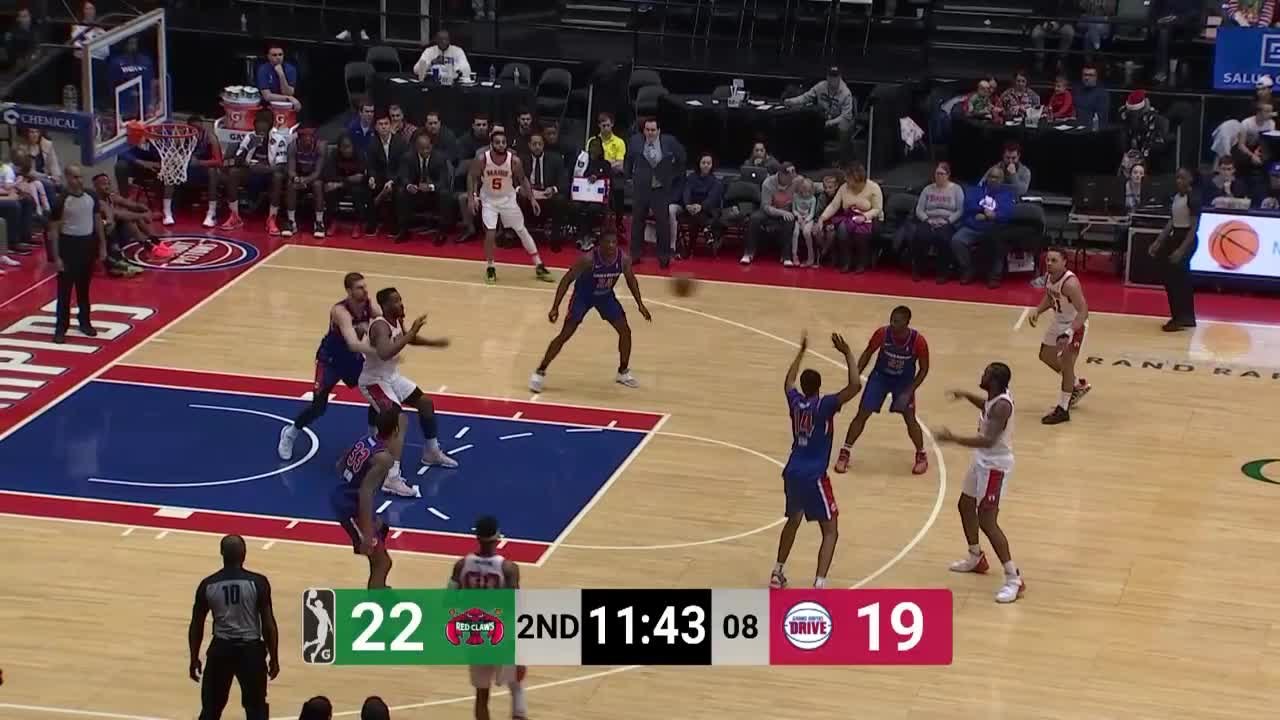 Khalil Iverson rises up and throws it down