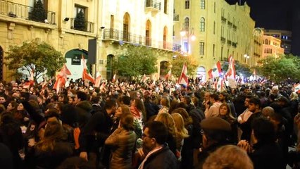 Lübnan'da binlerce gösterici Beyrut'ta toplandı