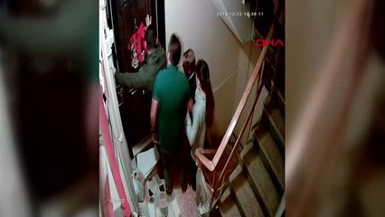 'Gürültü yapmayın uyuyamıyorum mesajı için komşularına saldıran baba ile 2 oğlu gözaltında