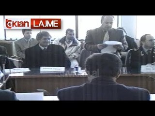 Spartak Poçi dekoron shefin e krimeve Berat - (3 Mars 2000)