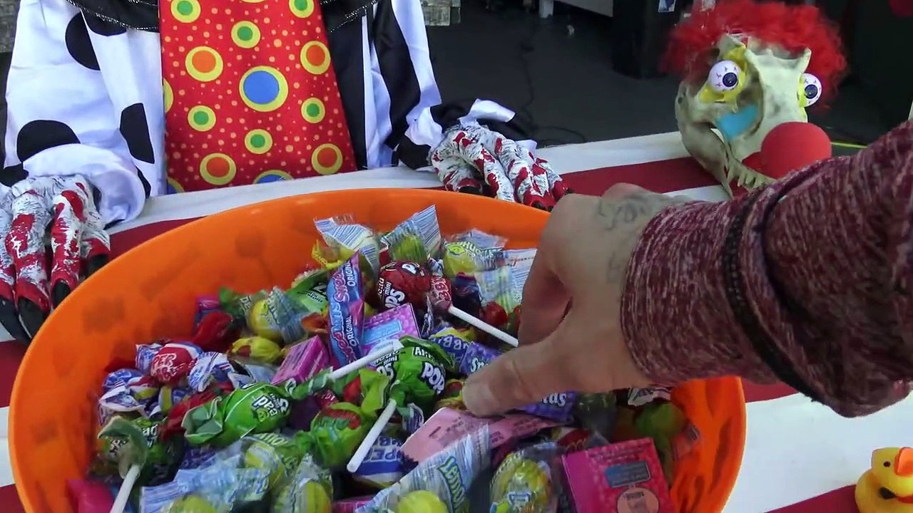 Creepy Clown Halloween Yard Haunt!  Spirit Halloween Animatronics in DIY Yard Display