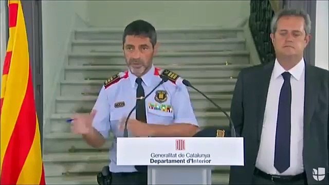 El periodista holandés planta cara al jefe de los Mossos: ¿Por qué no hablar un idioma que todos entiendan?