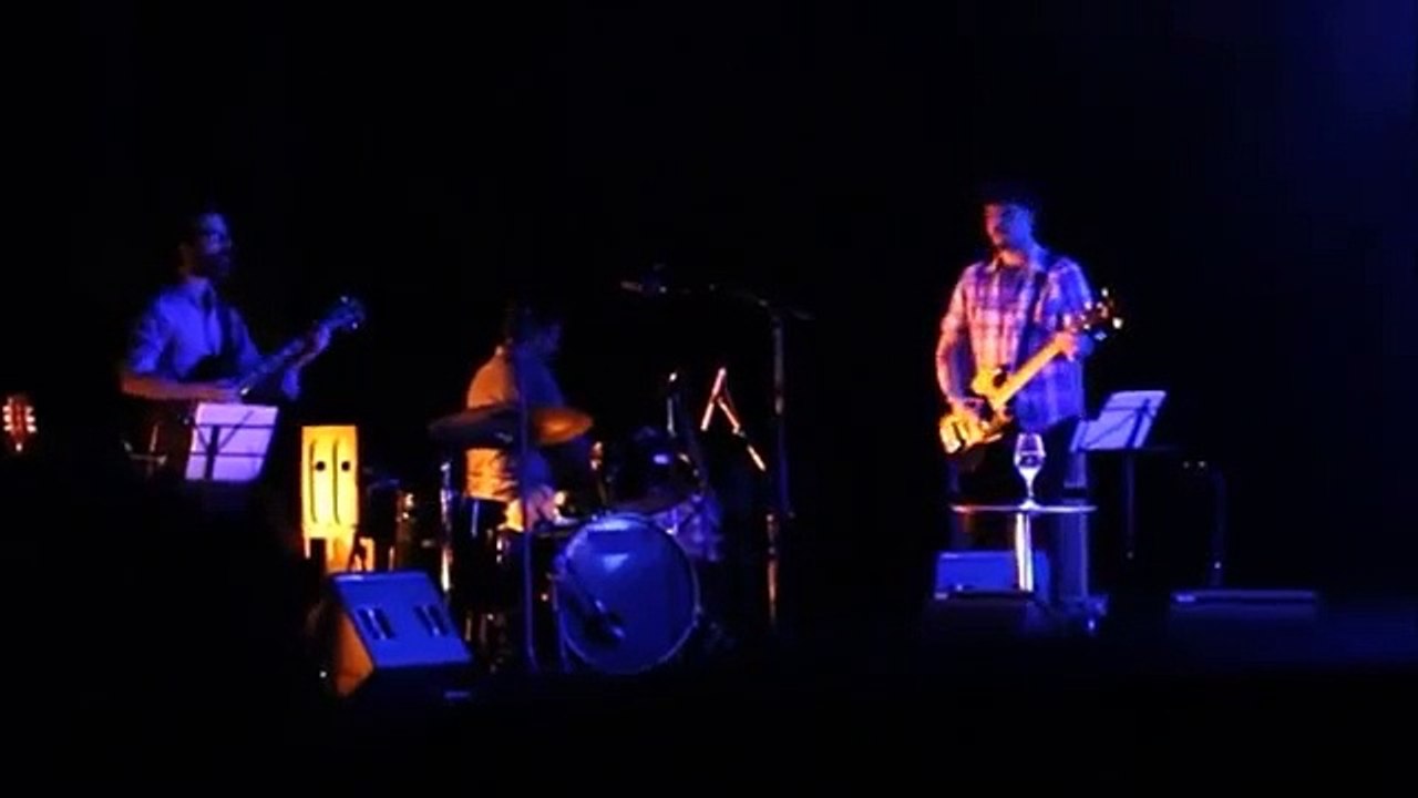 Show em homenagem a waly Salomão com Gal costa e Lirinha - Garrafa e vapor barato