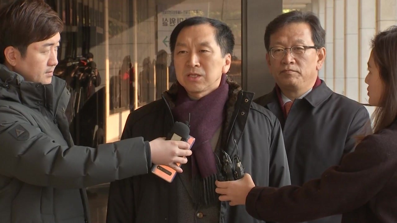 "靑, 제보 내용 수정해 첩보 문건 하달"...김기현 前 울산시장, 이틀째 검찰 출석...