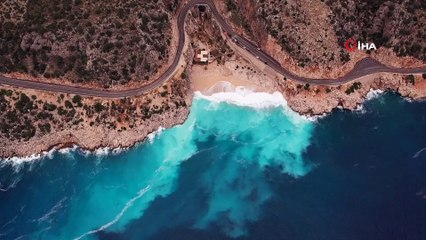 Dünyaca ünlü plajda yağmurla sonra görsel şölen