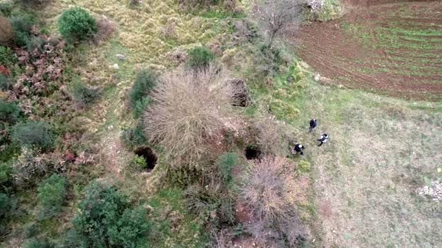 Define avcıları mahalleyi köstebek yuvasına çevirdi