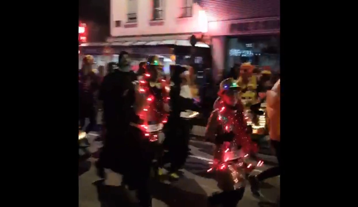 La Corrida de Noël : passage sur les quais de Seine à Troyes